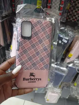 Phone Case Featuring a Plaid Pattern Inspired by the Burberry Brand.
