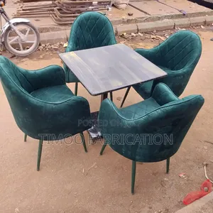 Restaurant Hotel/Bar Seats and Table