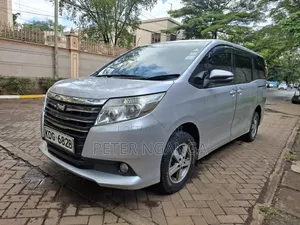 Toyota Noah 2.0 FWD (8 Seater) 2015 Gray