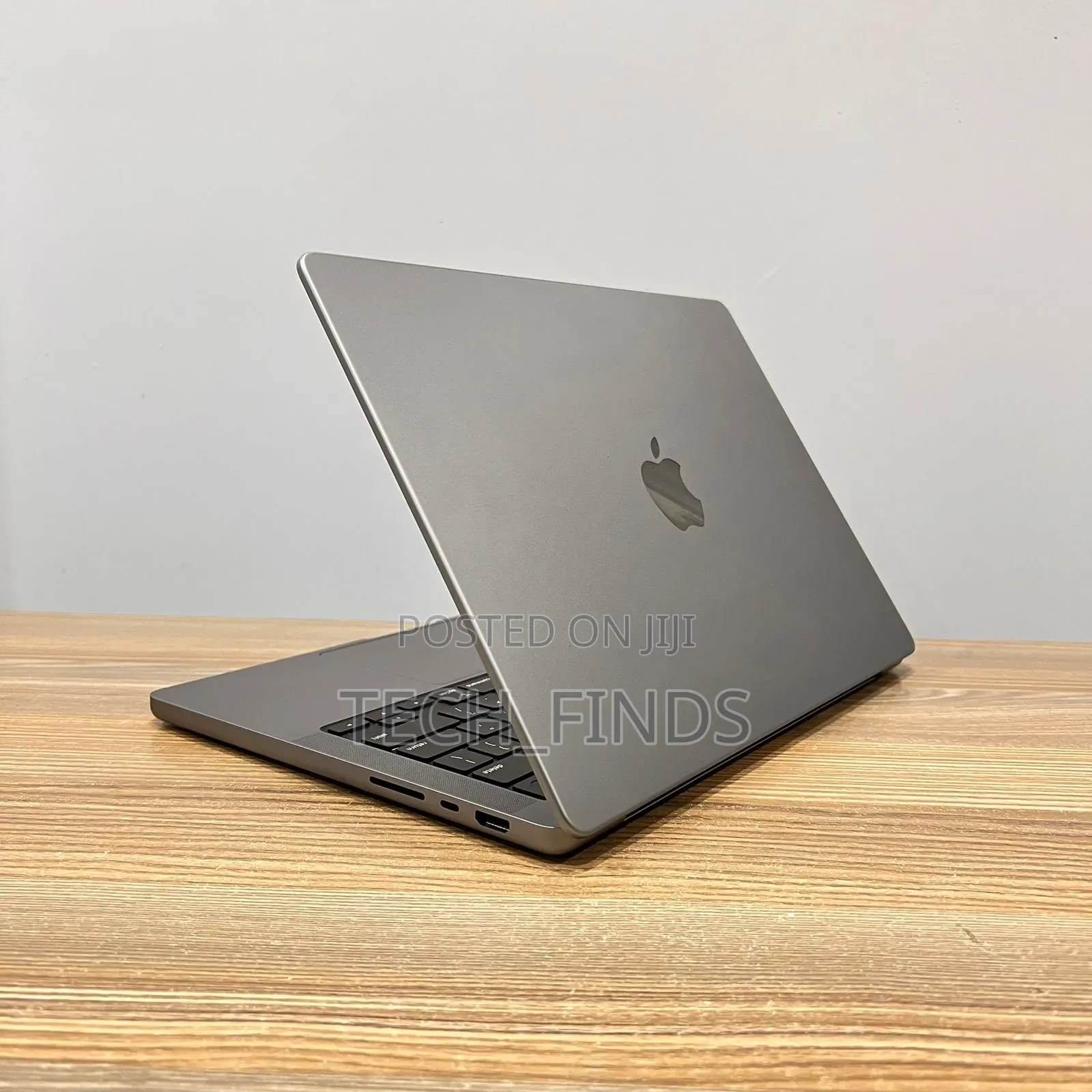 Laptop Apple MacBook Pro 2021 M1 16GB Apple M1 Pro SSD 512GB