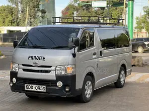 Toyota HiAce 2014 Silver
