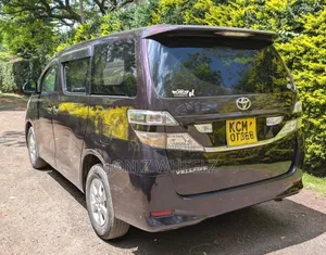 Toyota Vellfire 2010