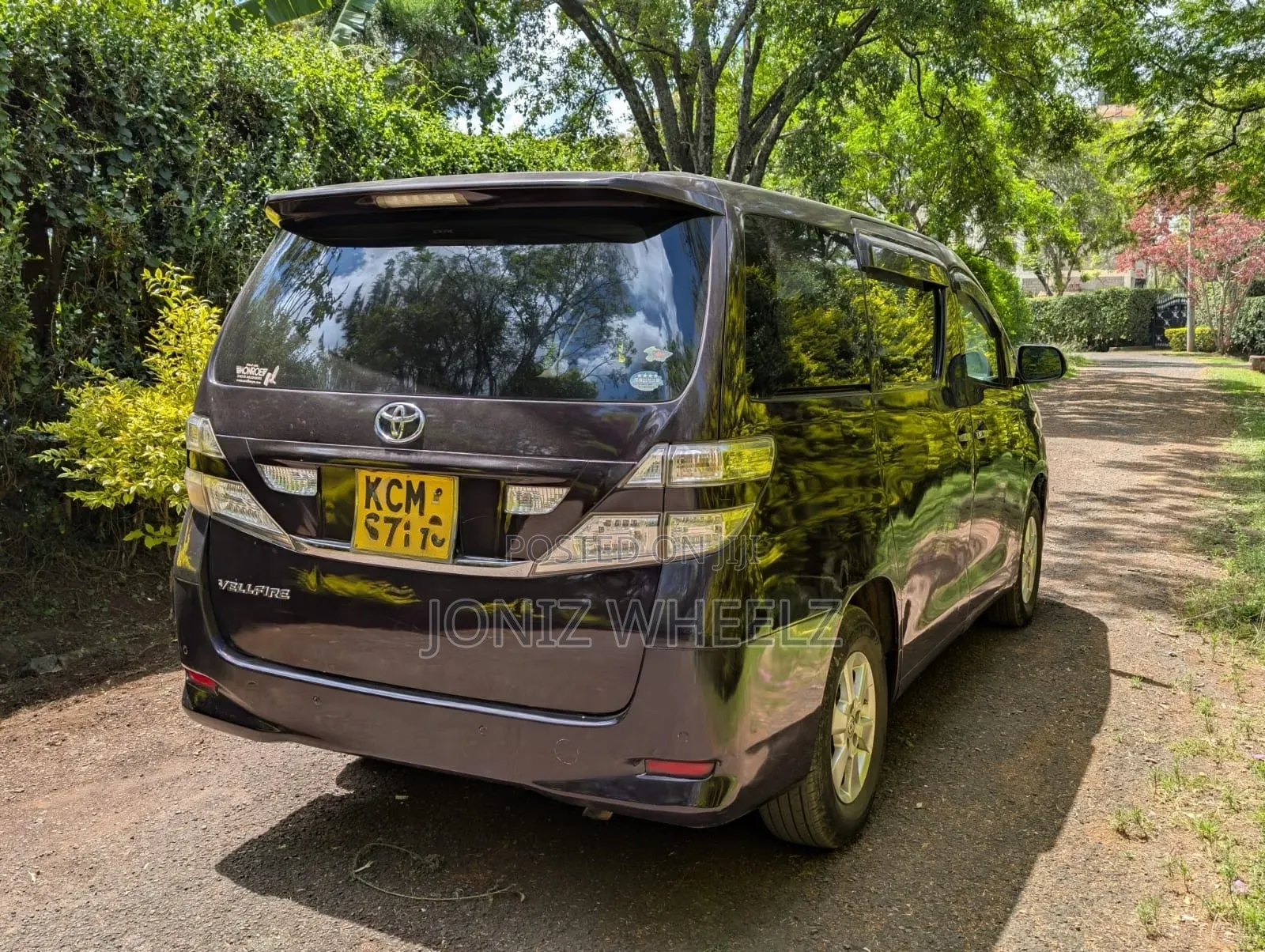 Toyota Vellfire 2010