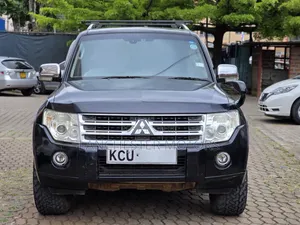 Mitsubishi Pajero 2011 Black