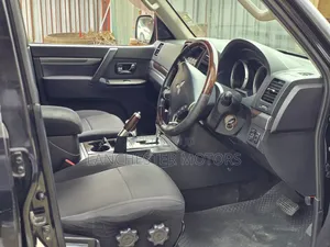 Mitsubishi Pajero 2011 Black