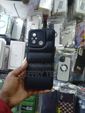 Black Puffer-Style Phone Case Is to Be With the Xiaomi Redmi 12c