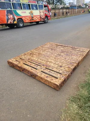 5x6 Unique Pallet Bed