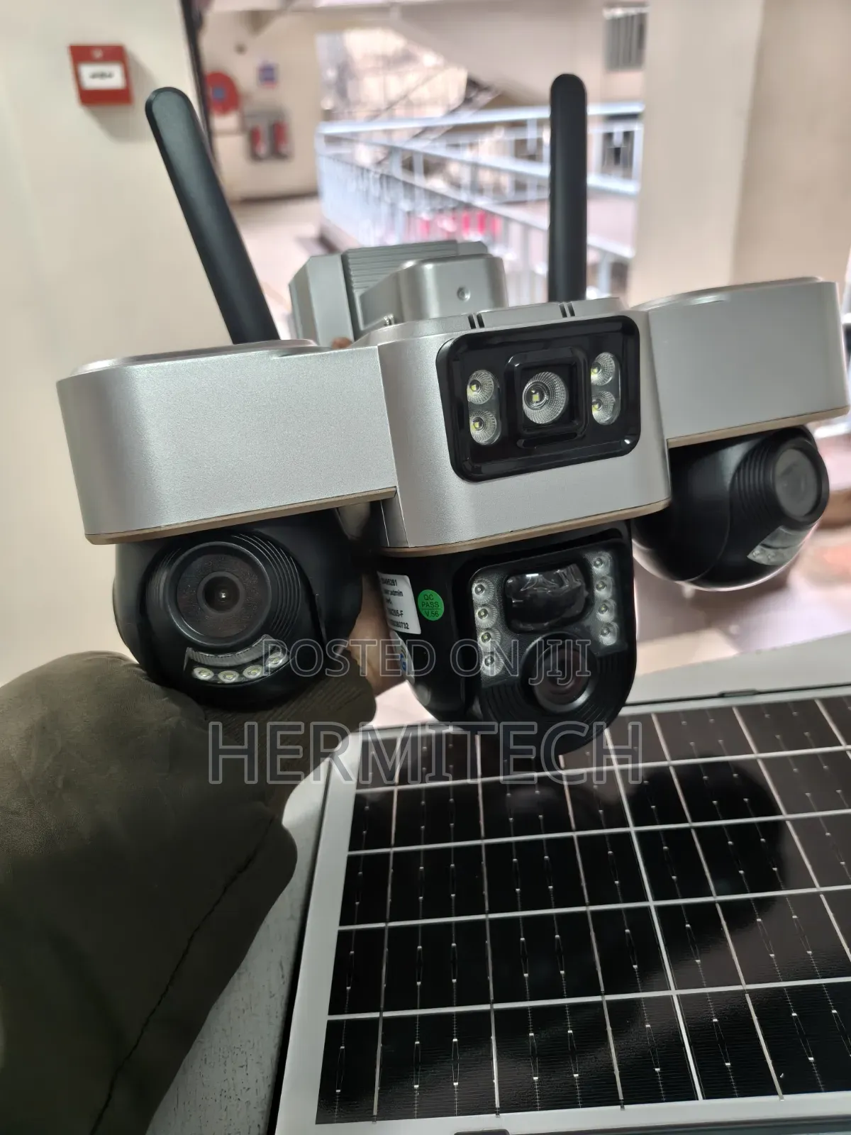 Excellent Night Vision Triple Eyes Triple Lens 4g Solar Powered CCTV