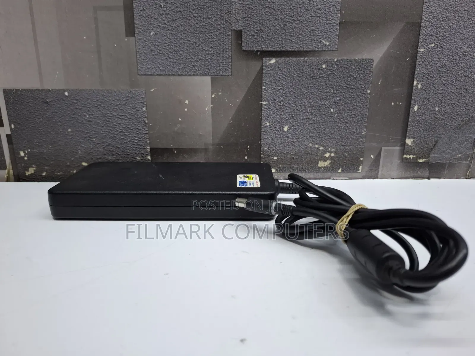 Ex Uk Dell Adapter 240 Watts Original for Alienware Area-51 M17x