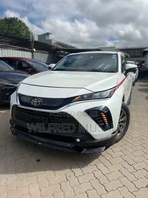 Toyota Harrier 2.0 2021 White