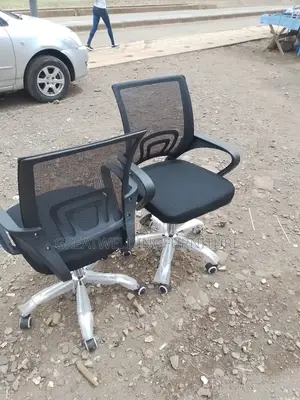 Black Mesh Backed Swivel Office Chair W