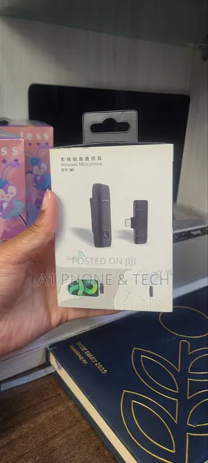 M9 Wireless Microphone