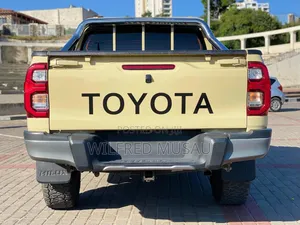 Toyota Hilux 2017 Beige