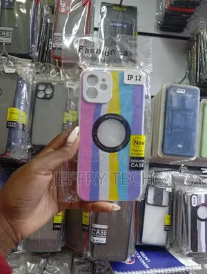 "Fashion Case" Mobile Cover Designed for the iPhone 12.