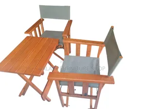 2 Foldable Camp Chairs Table