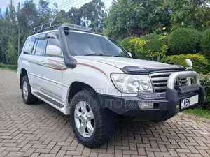 Toyota Land Cruiser 2003 White