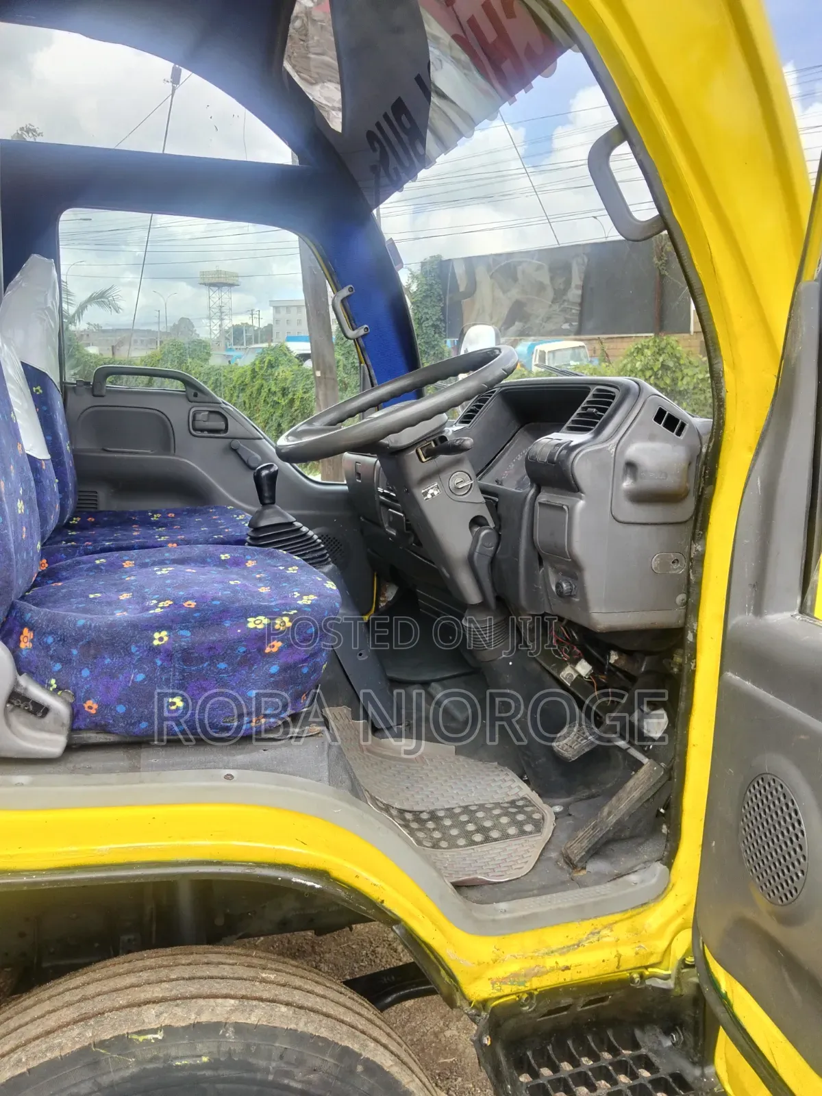 Isuzu NQR 2014 Beige