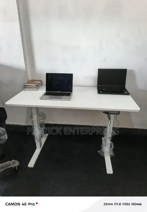 Adjustable Modern Motorists Electric Desk White 1.2 MTRS