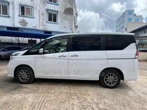 Nissan Serena 2018 Off white