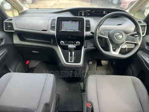Nissan Serena 2018 Off white