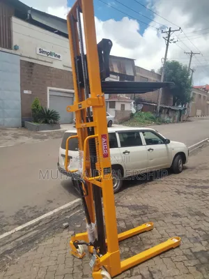 1.5tonne by 3mtrs Manual Stacker