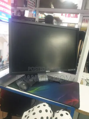 Dell 22 Inches Stretched