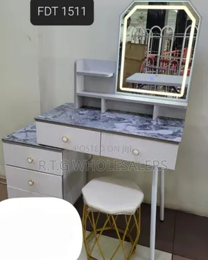 Large Executive Dressing Table Sliding Mirror Design