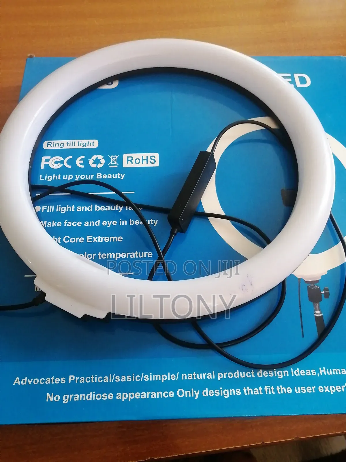 12" Ring Fill Light With Tripod