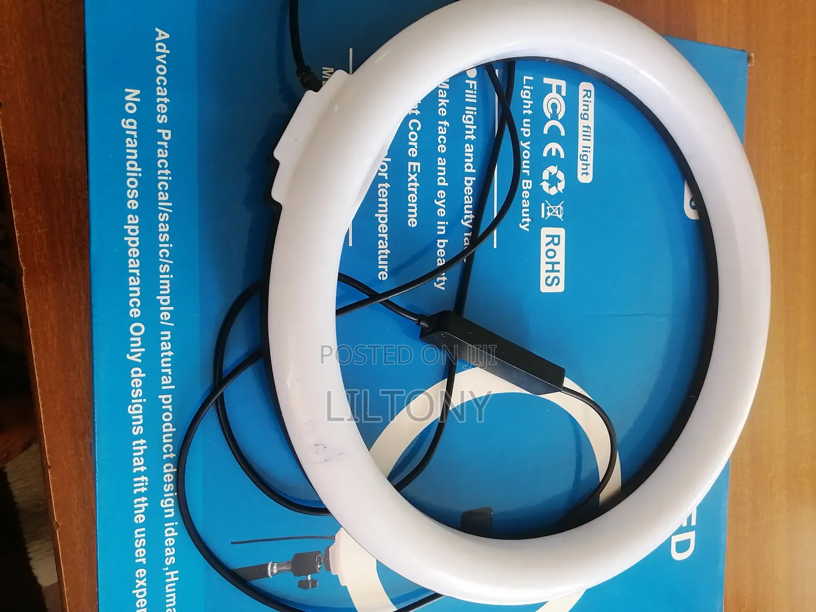 12" Ring Fill Light With Tripod