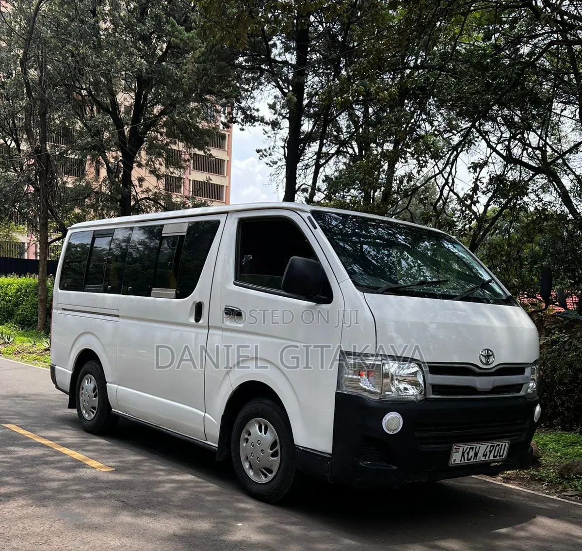 Toyota HiAce 2013 White