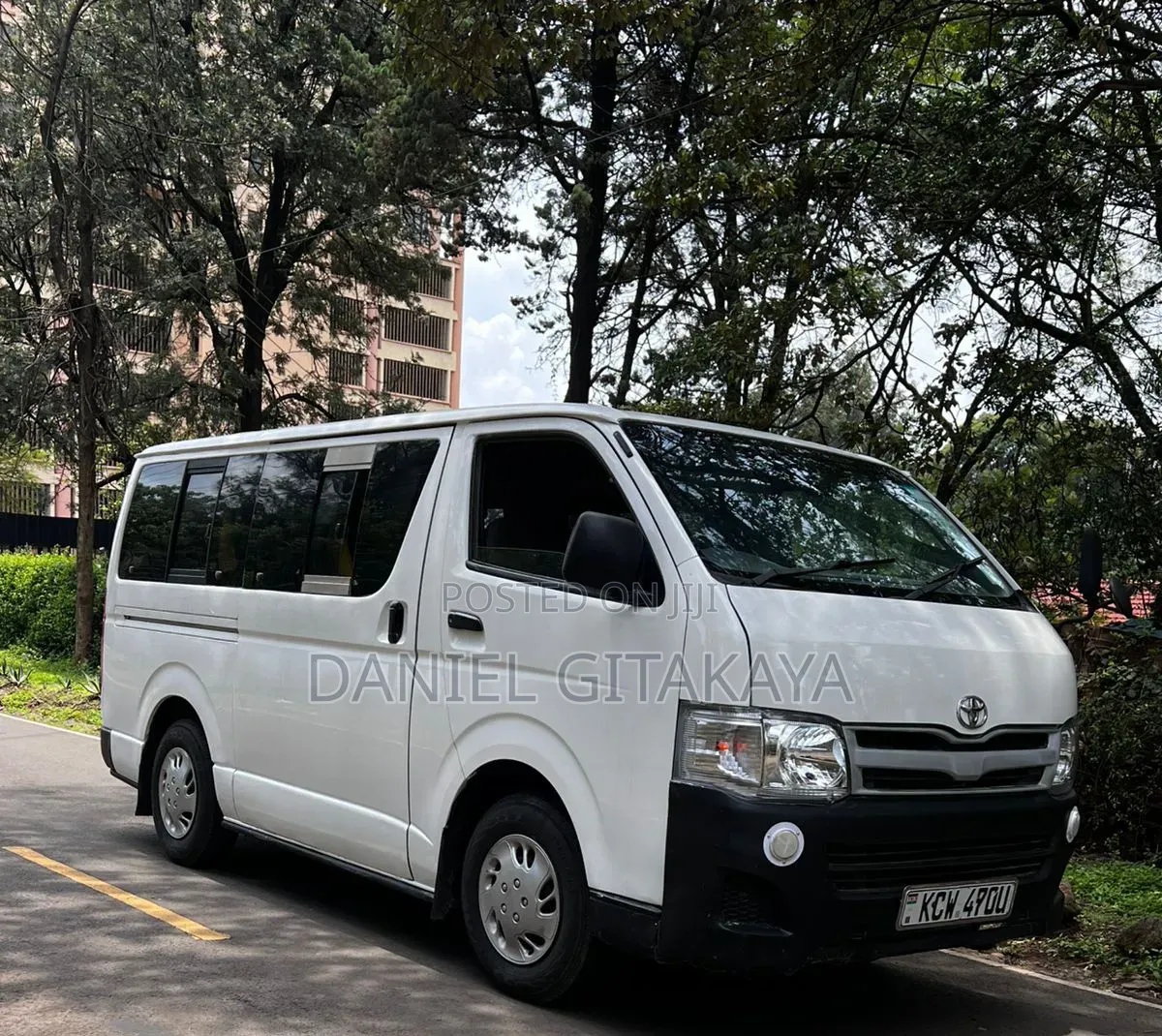 Toyota HiAce 2013 White