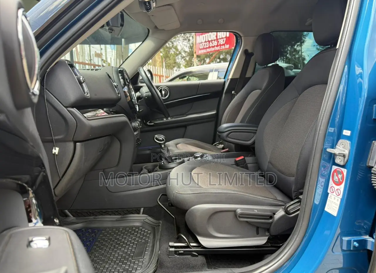 Mini Cooper 2017 Blue