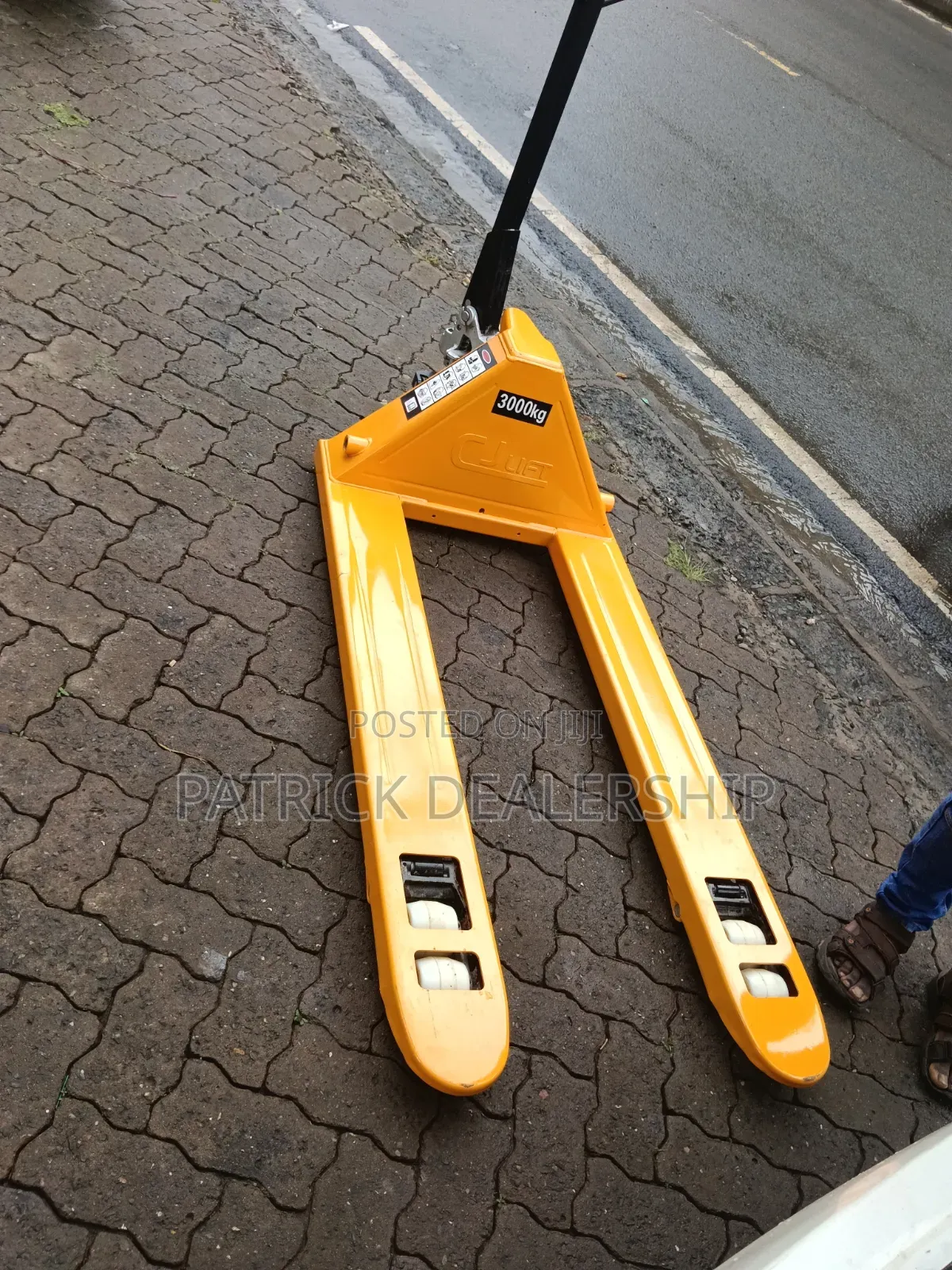 Narrow Base Pallet Trolley