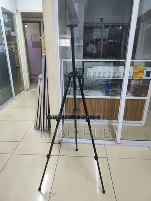 Portable Easel Stand Kenya – Display Painting Use