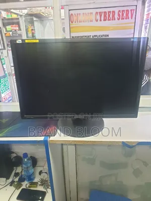 Samsung 24 Inches Stretched