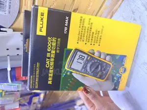New Fluke Digital Multmetre Machine/ 17b Digital Multimeter Machine