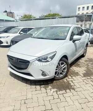 Mazda Demio 2019 Beige