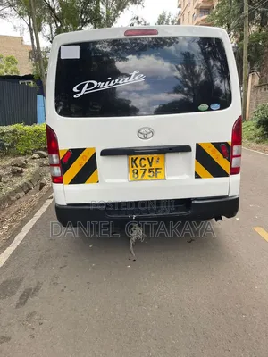 Toyota HiAce 2013 White