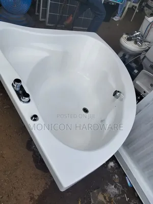 Classic Corner Bathtub