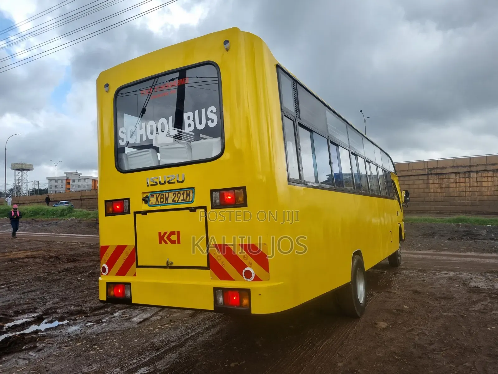 Isuzu NQR 2013 Yellow