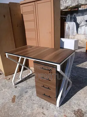 Office Desk : 1.2-Meter Modern Office Desk With Pedestal