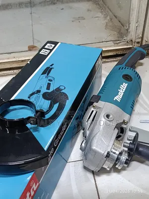 9 Inch Makita Grinder