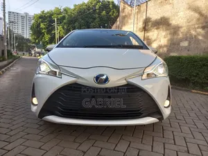 Toyota Vitz 1.5 FWD Hybrid 5dr 2019 Pearl
