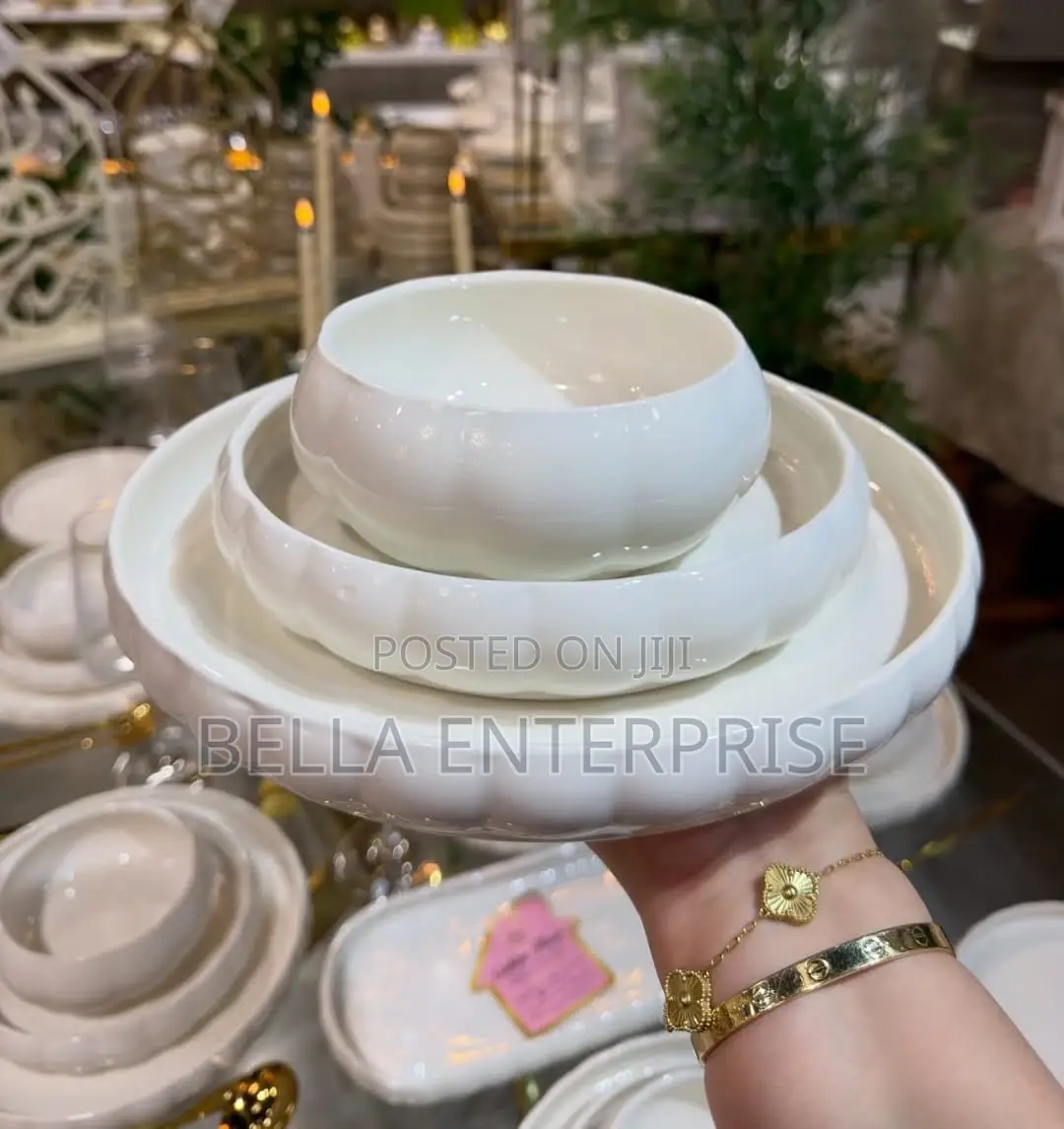 Available Premium Ceramic Dinner Set.