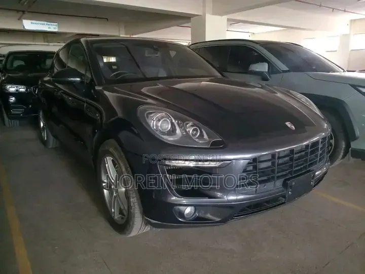 Porsche Macan Turbo 2017 Matt Black