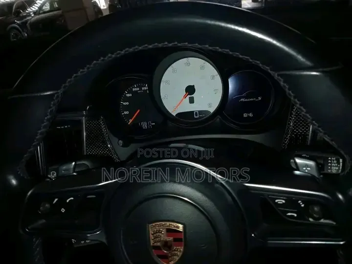 Porsche Macan Turbo 2017 Matt Black