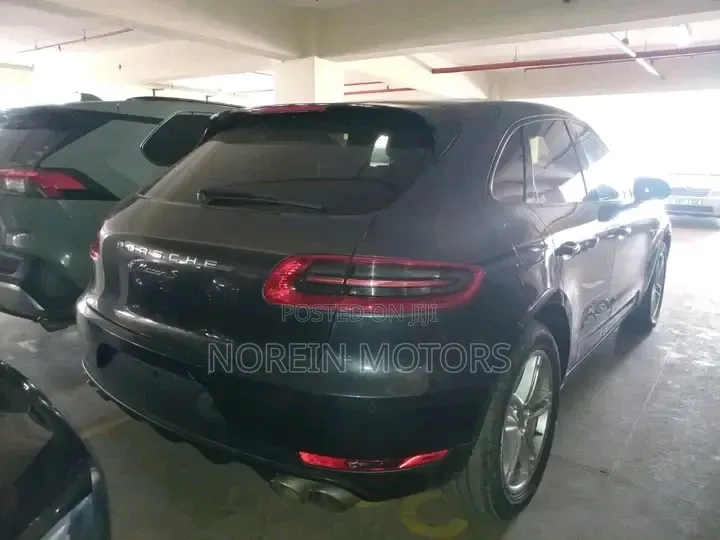 Porsche Macan Turbo 2017 Matt Black