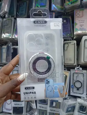 Fashion Case for the iPhone 14 Pro Is a Clear Magnetic Case