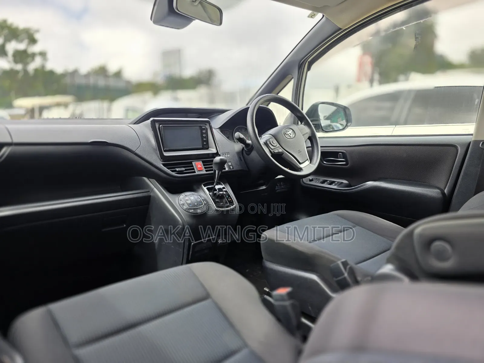 Toyota Voxy 2019 Pearl