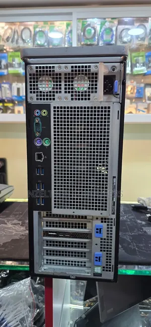 Desktop Computer Dell Precision 5820 16GB Intel Xeon HDD 500GB